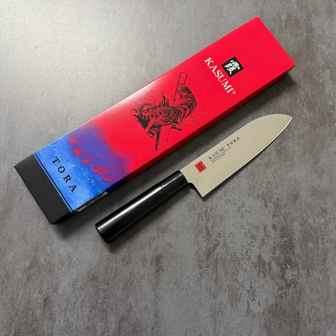 coltello_kasumi_tora__san_0.webp Coltello Kasumi Tora - Santoku 16,5 Cm