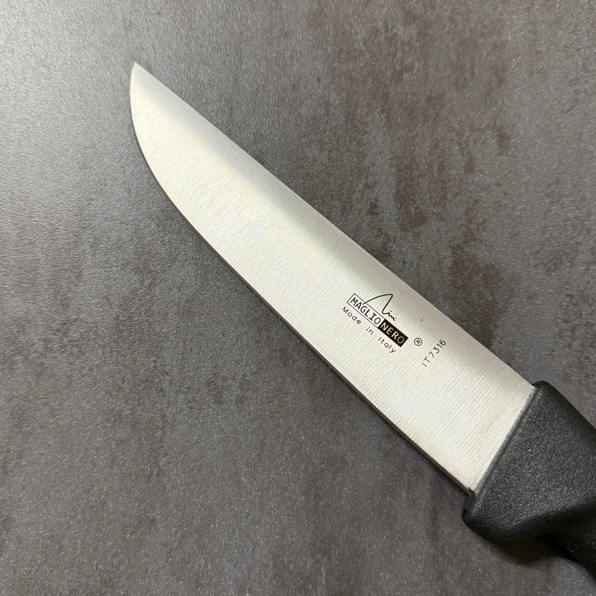 coltello_macelleria_franc_1-1.webp COLTELLO MACELLERIA FRANCESE STRETTO 16CM - MAGLIONERO -
