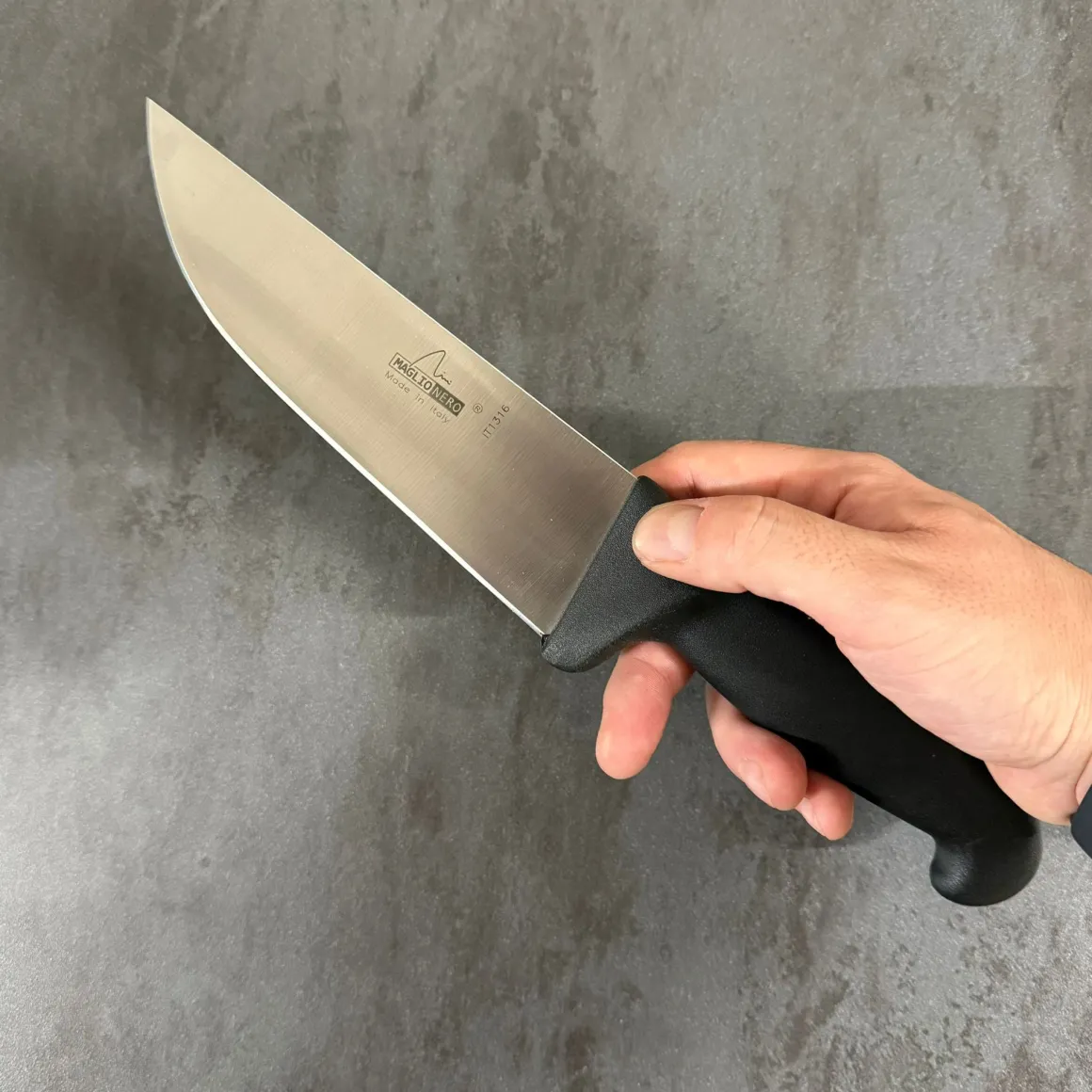 coltello_macelleria_franc_3-5.webp COLTELLO MACELLERIA FRANCESE 16CM - MAGLIONERO -
