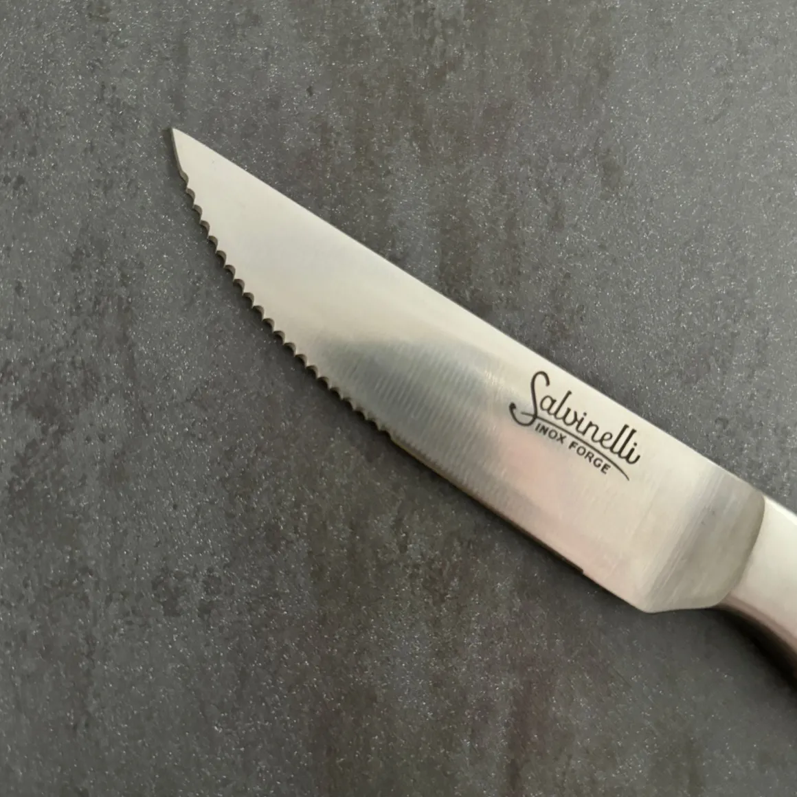 coltello_manzo_seghettato_1.webp COLTELLO MANZO SEGHETTATO - COTTAGE - MADE IN ITALY- SET 6 PEZZI