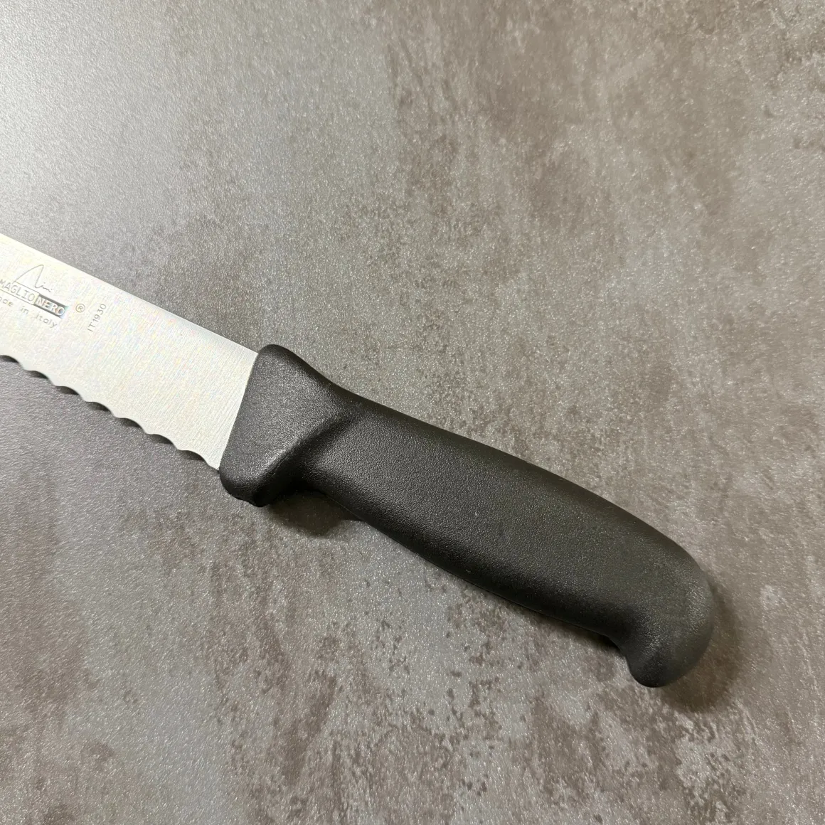 coltello_pane_cm__maglion_2.webp COLTELLO PANE 30CM - MAGLIONERO -