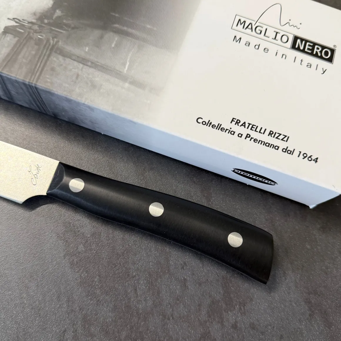 maglionero__coltello_salm_2.webp MAGLIONERO - COLTELLO SALMONE ALVEOLATO LINEA ISIDE - 30CM POM
