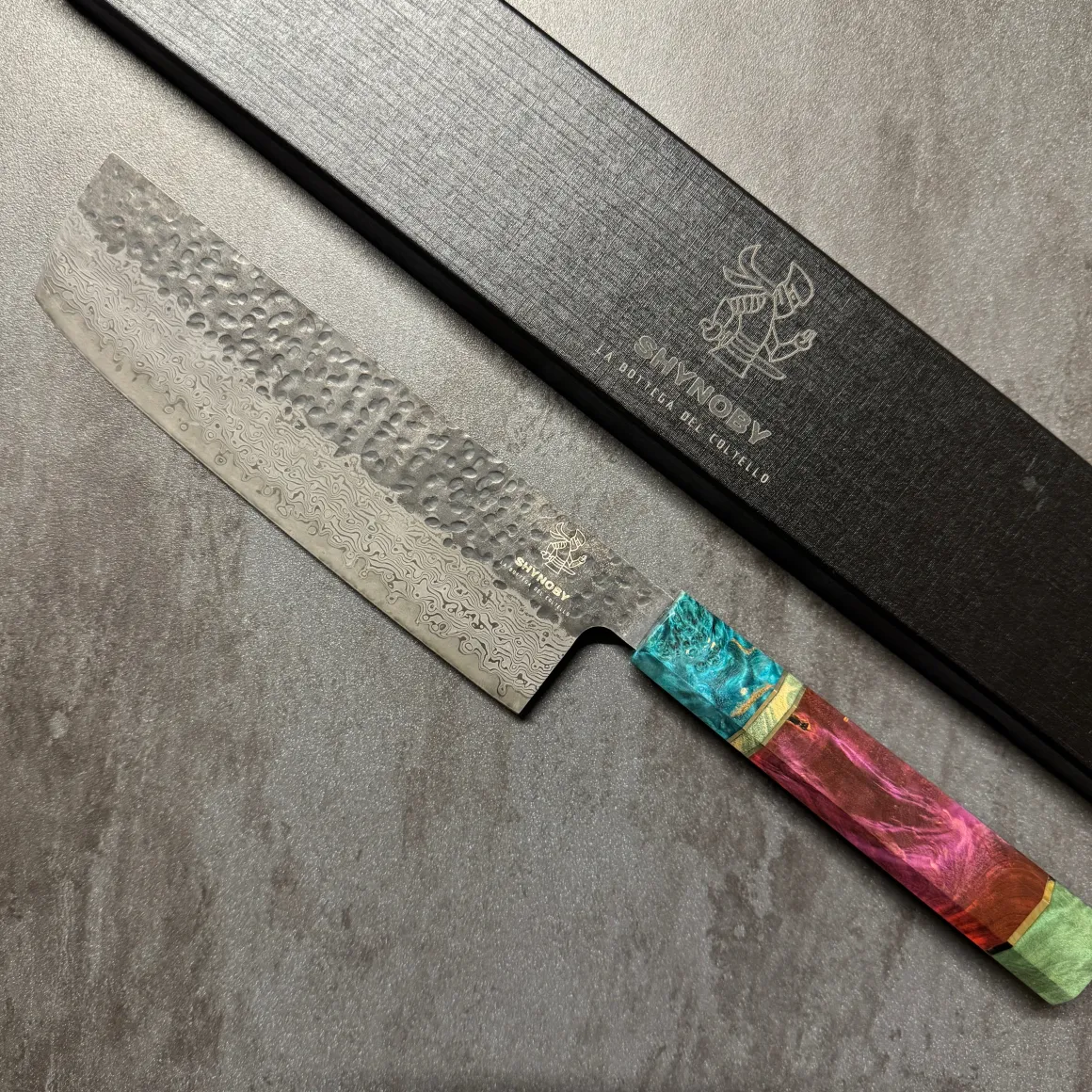 shynoby_hammered_pro__nak_0.webp Shynoby Hammered Pro - Nakiri 18cm