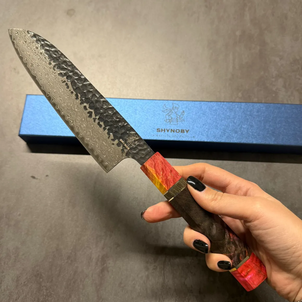 shynoby_hammered_pro__san_3-2.webp Shynoby Hammered Pro - Santoku 18,5cm