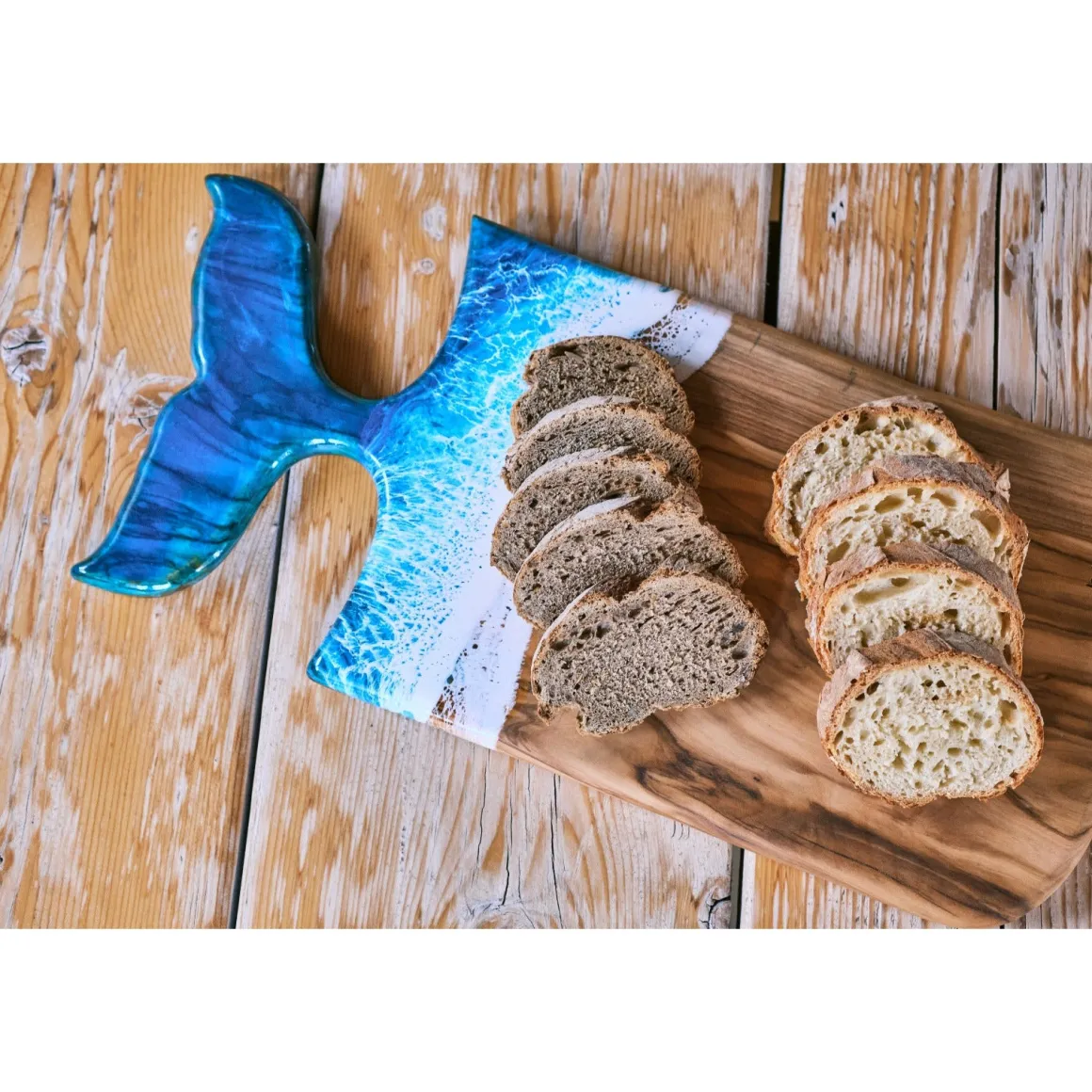 tagliere_artigianale__uli_1.webp TAGLIERE ARTIGIANALE - ULIVO E RESINA - BALENA